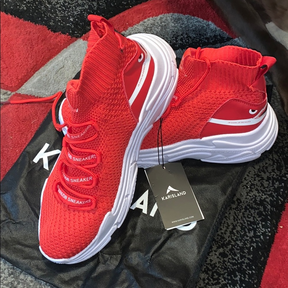 BRAND NEW Karisland Shark Sneakers